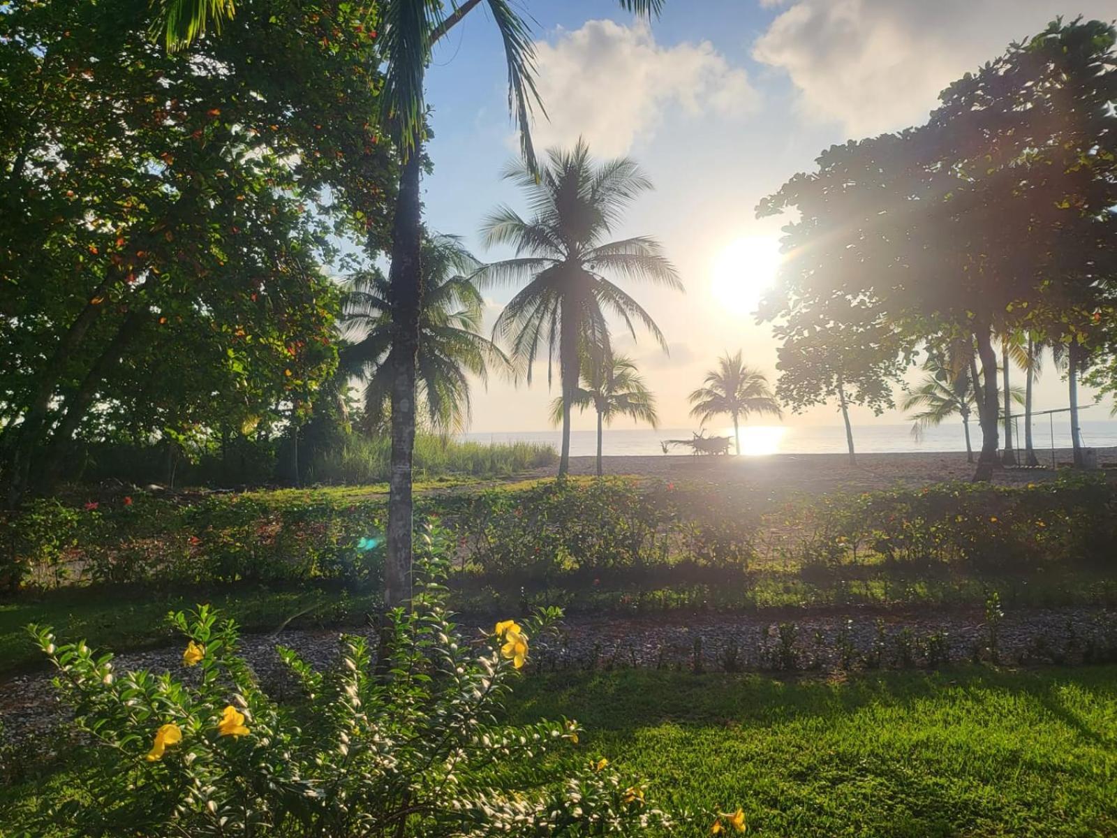 Agua Dulce On The Beach ปัวร์โตคิมาเนซ ภายนอก รูปภาพ
