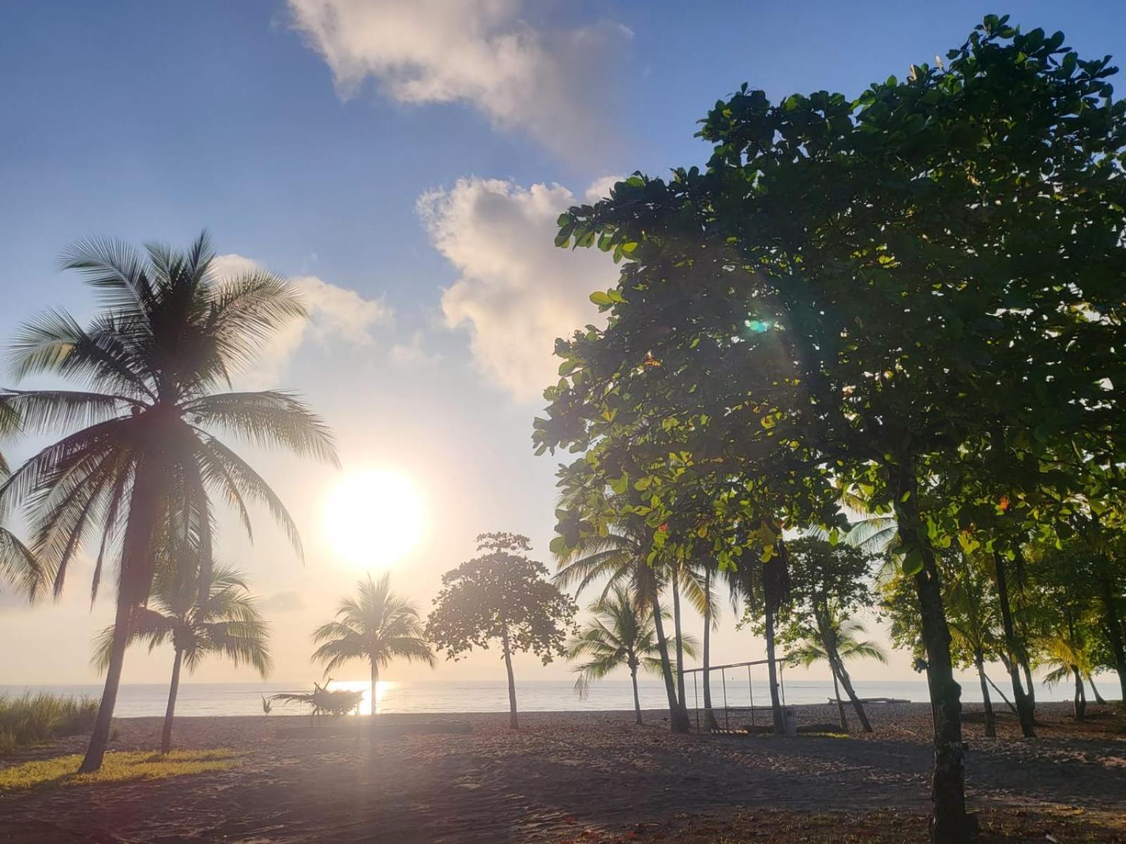 Agua Dulce On The Beach ปัวร์โตคิมาเนซ ภายนอก รูปภาพ