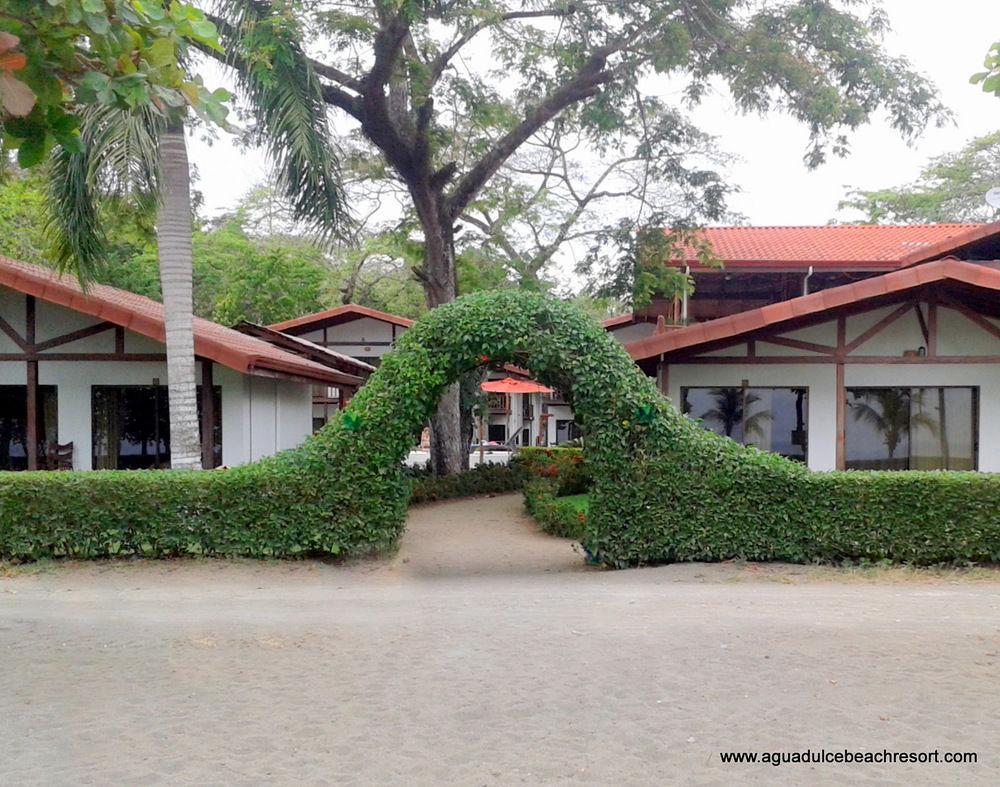 Agua Dulce On The Beach ปัวร์โตคิมาเนซ ภายนอก รูปภาพ